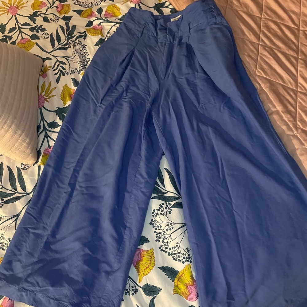 Wide leg trousers